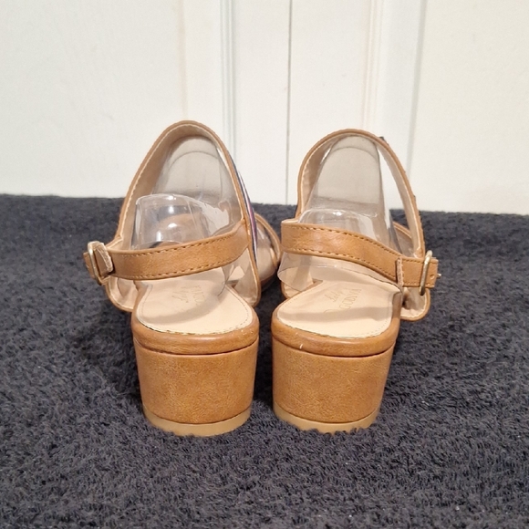 Lady Godiva Embroidered Strappy Sandals - 9 - Tan Leather - Picture 4 of 11